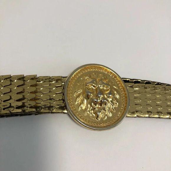 Vintage 90's Lion's Head Stretch Belt Gold Tone Medallion Scalloped Metal Scales - Picture 2 of 5